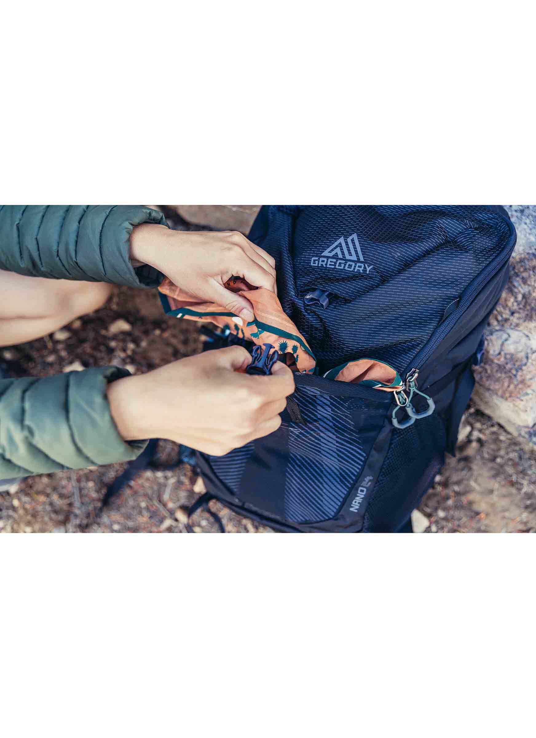 ESSENTIAL HIKING 나노 24