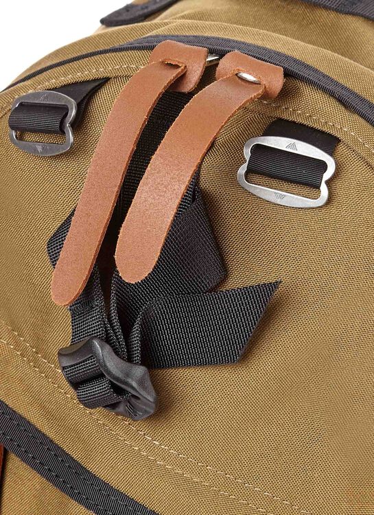 CLASSIC DAY 데이팩 백팩