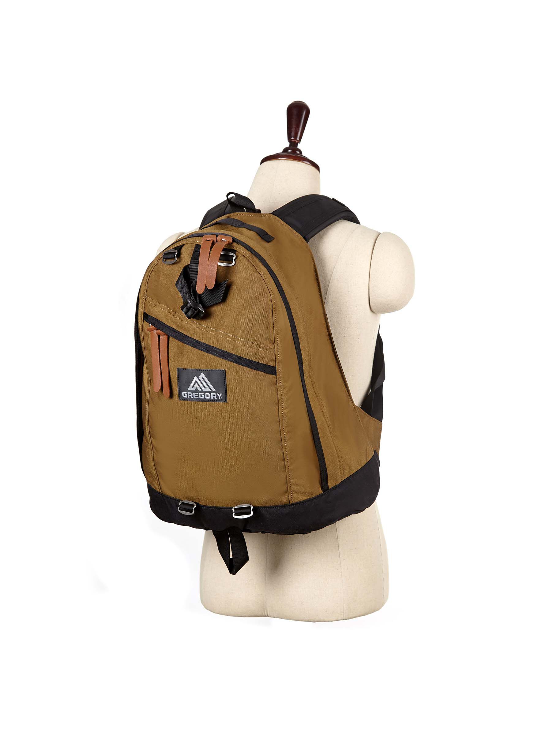 CLASSIC DAY 데이팩 백팩