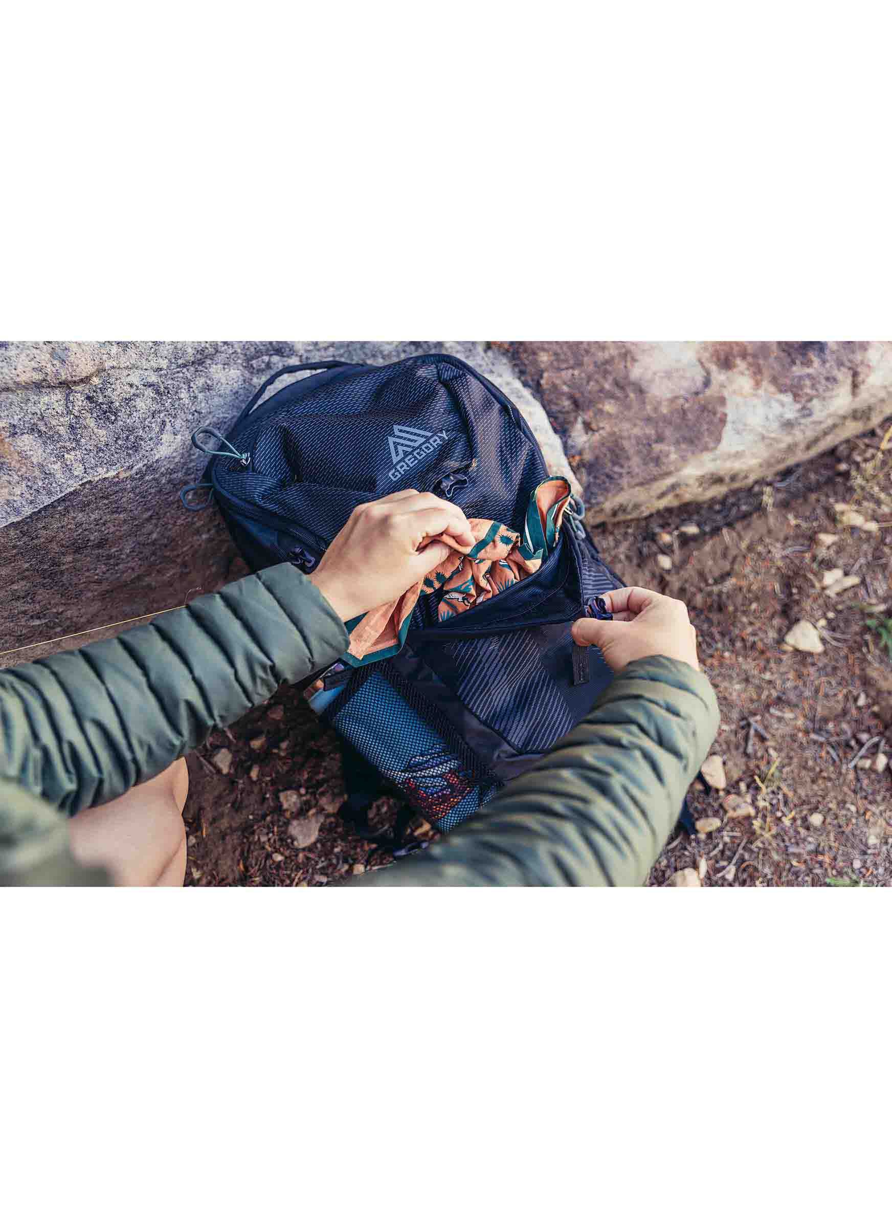 ESSENTIAL HIKING 나노 24