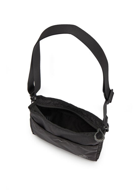 ESSENTIAL HIKING 나노 사코슈