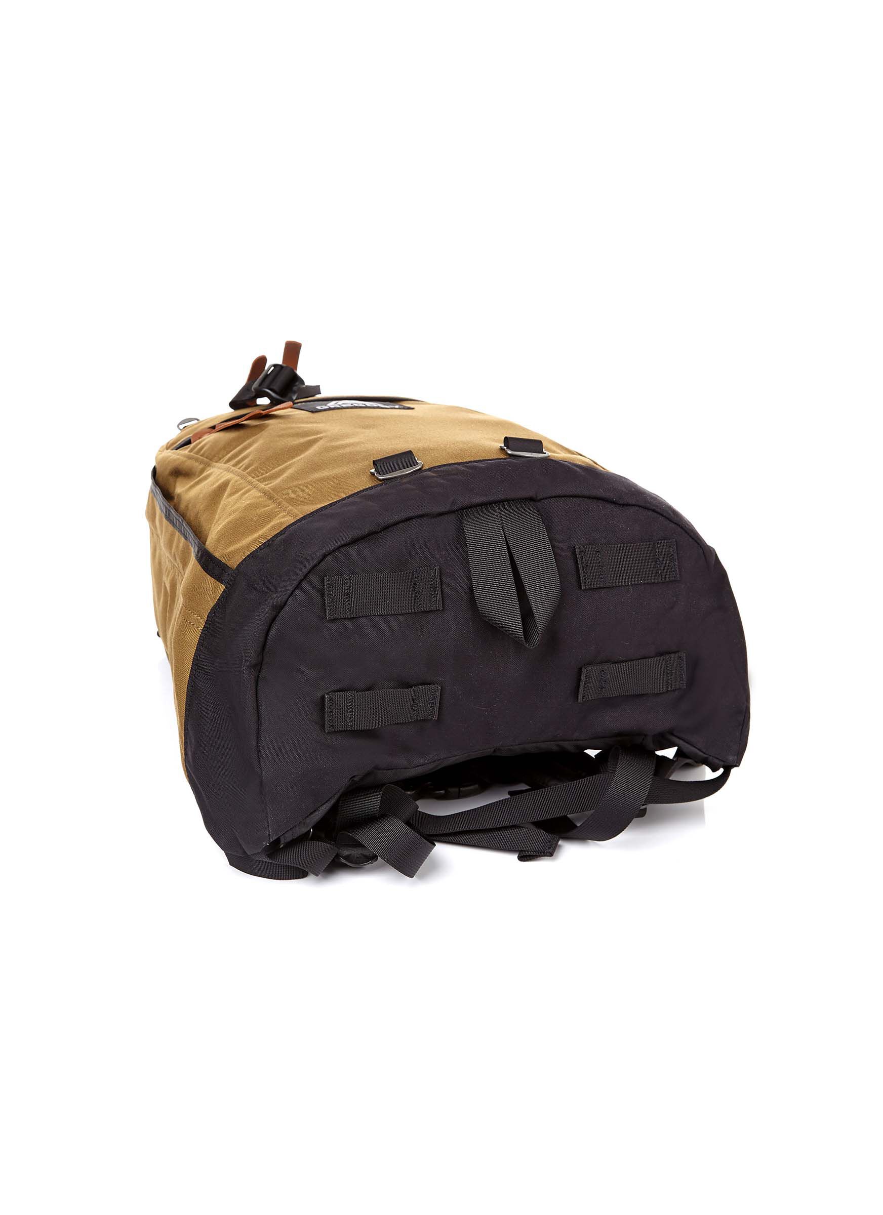 CLASSIC DAY 데이팩 백팩