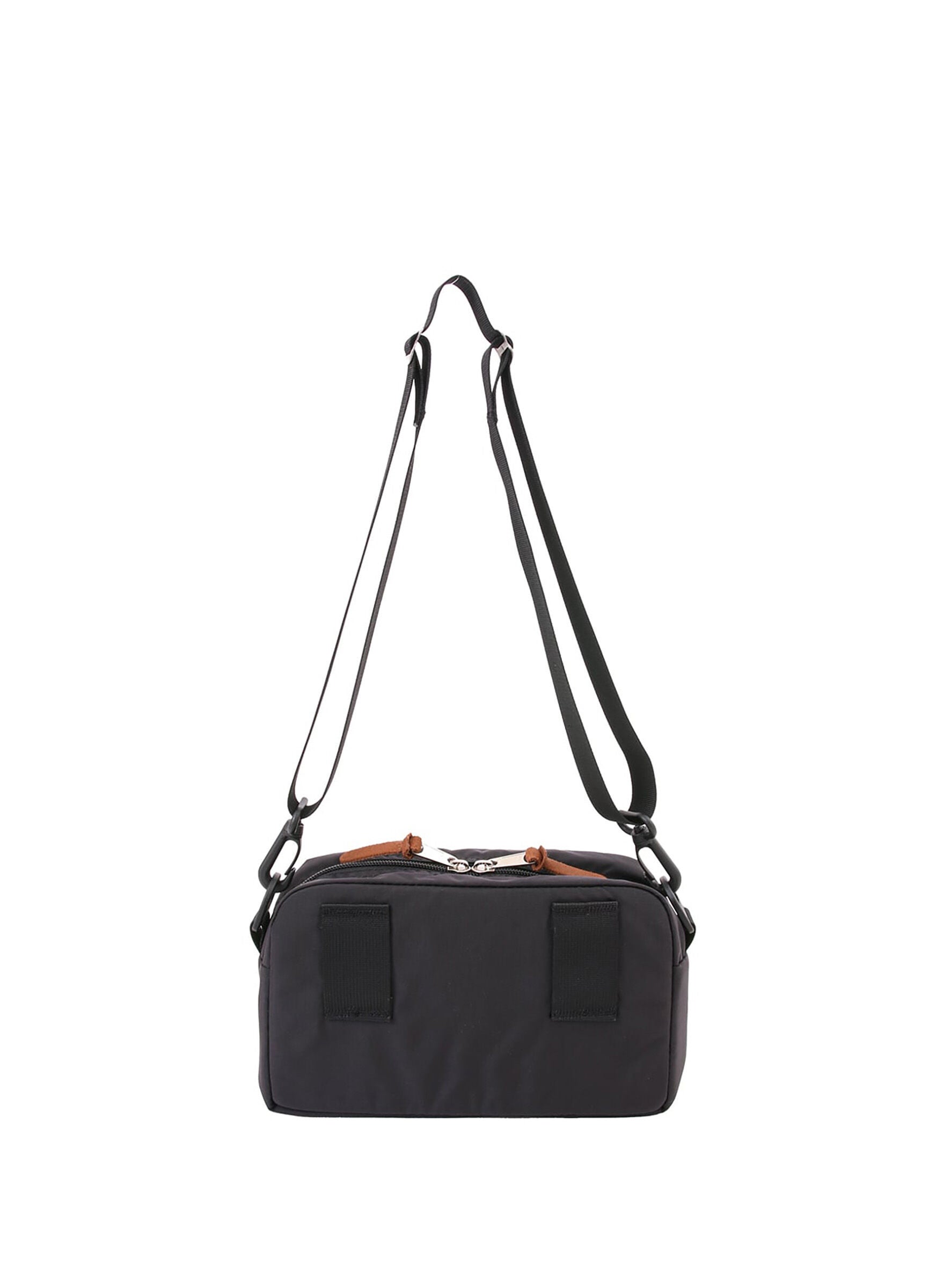 CLASSIC BAGS 패디드 숄더 파우치 M 크로스백