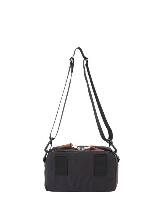 CLASSIC BAGS 패디드 숄더 파우치 M 크로스백