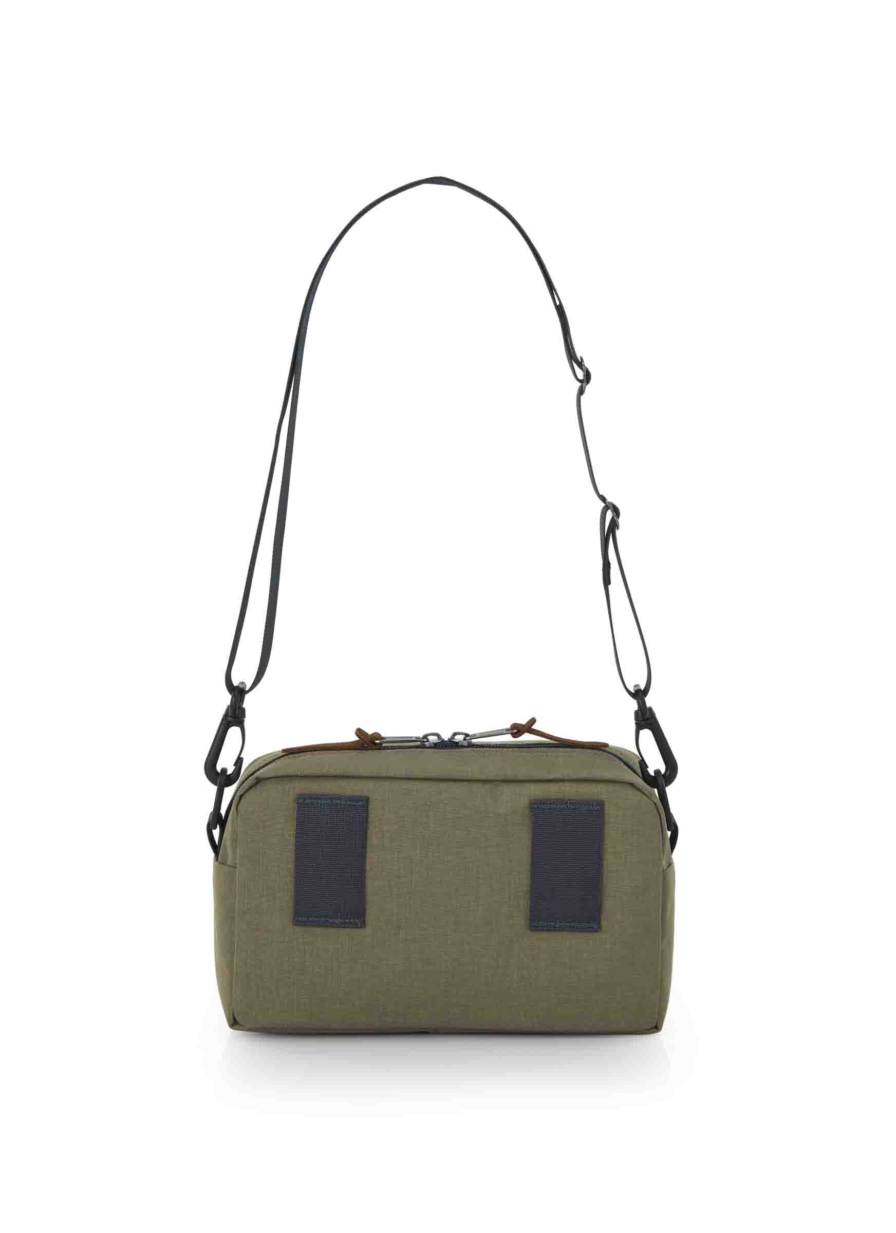 CLASSIC BAGS 패디드 숄더 파우치 M 크로스백