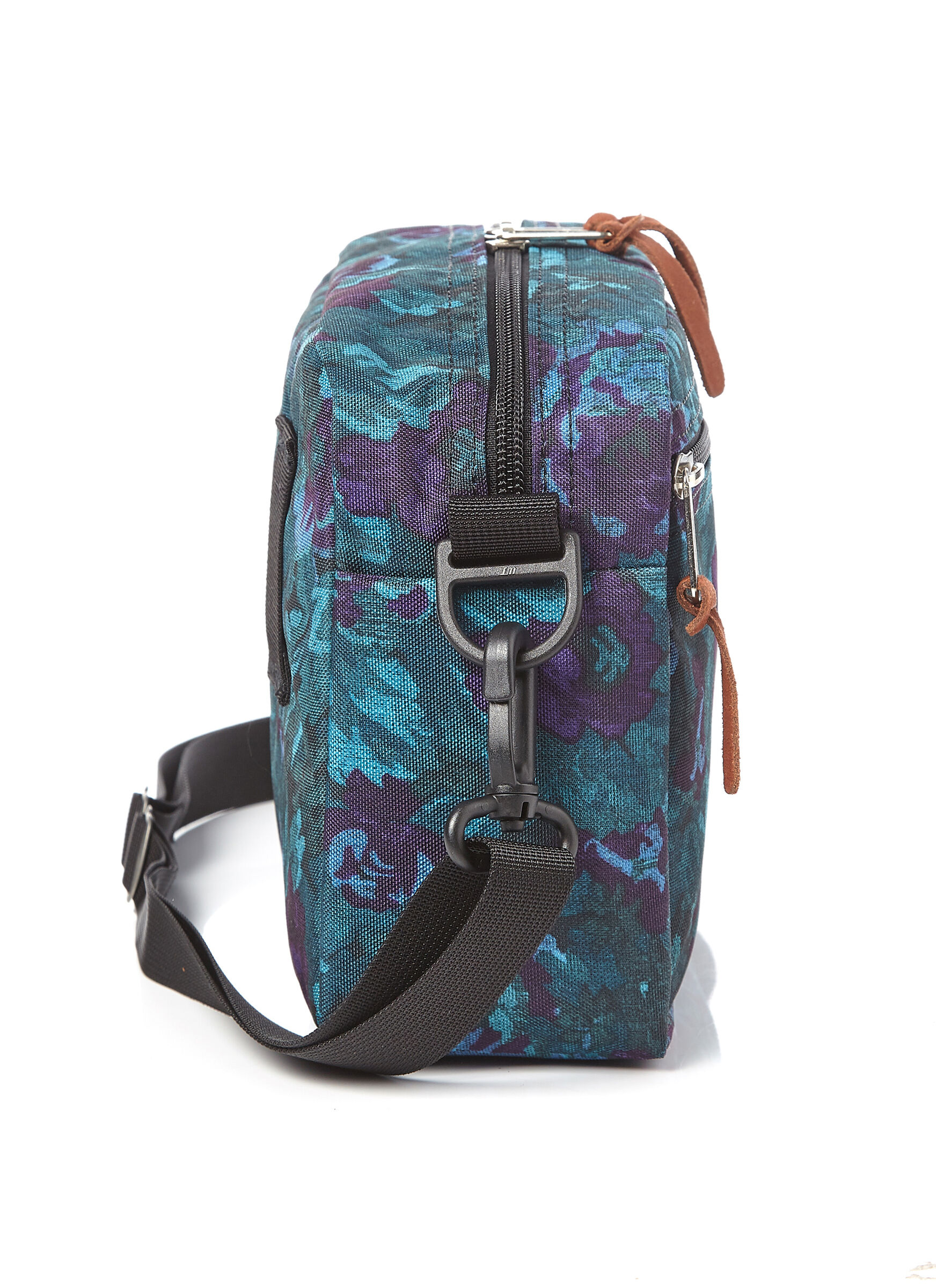 CLASSIC BAGS 패디드 숄더 파우치 L 크로스백