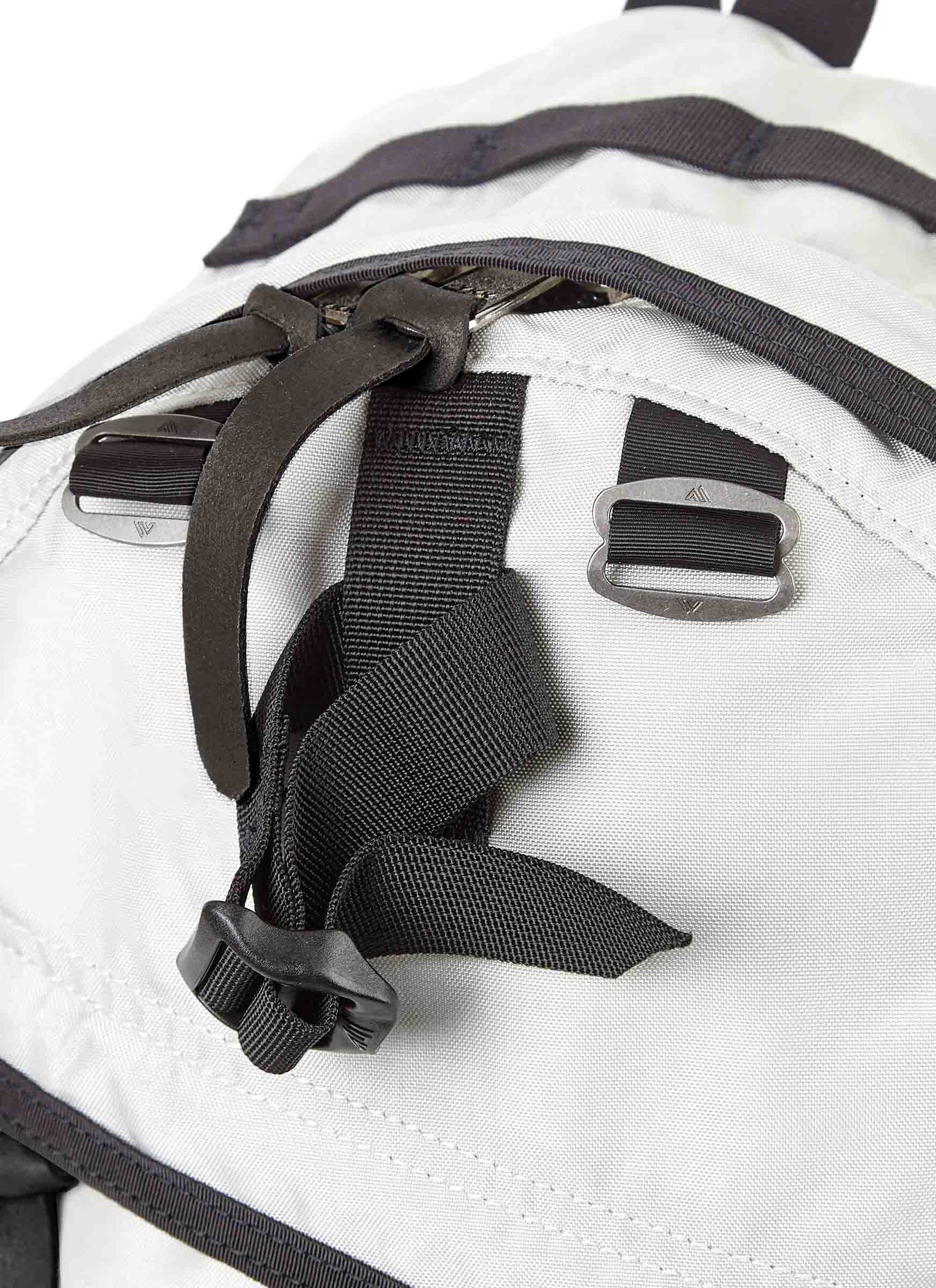 CLASSIC DAY 데이팩 백팩