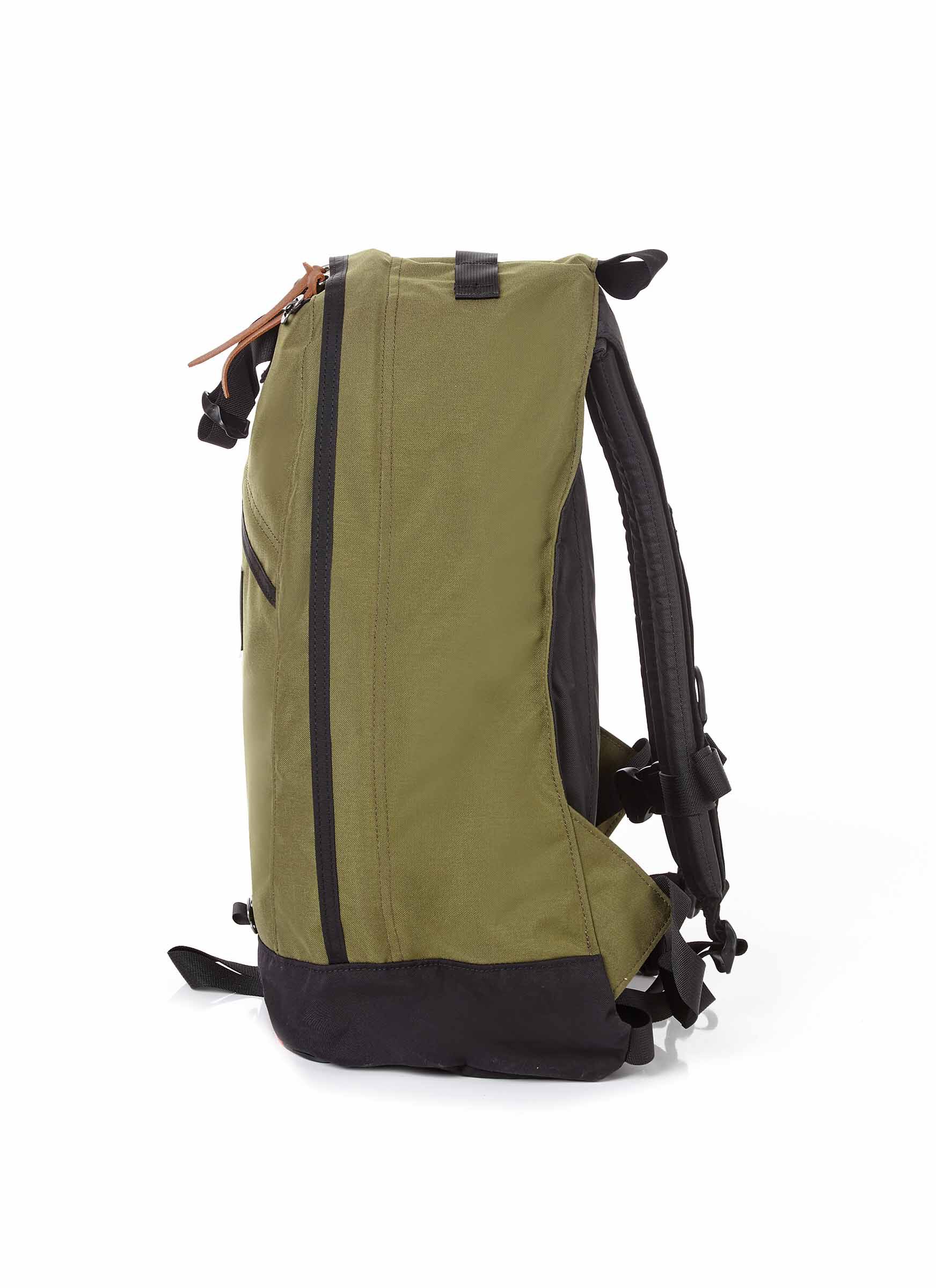 CLASSIC DAY 데이팩 백팩