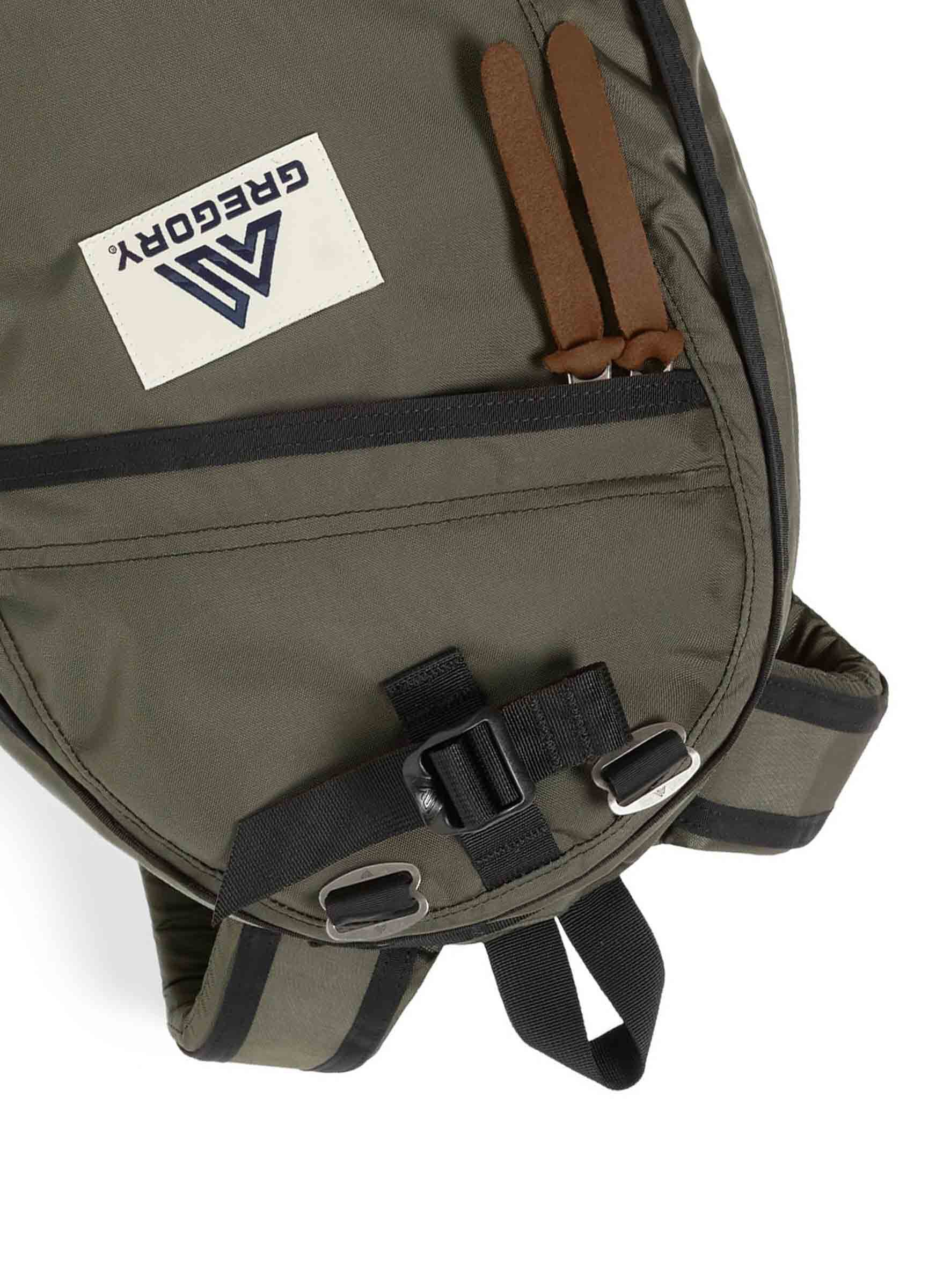 CLASSIC DAY 데이팩 백팩｜디스이즈네버댓