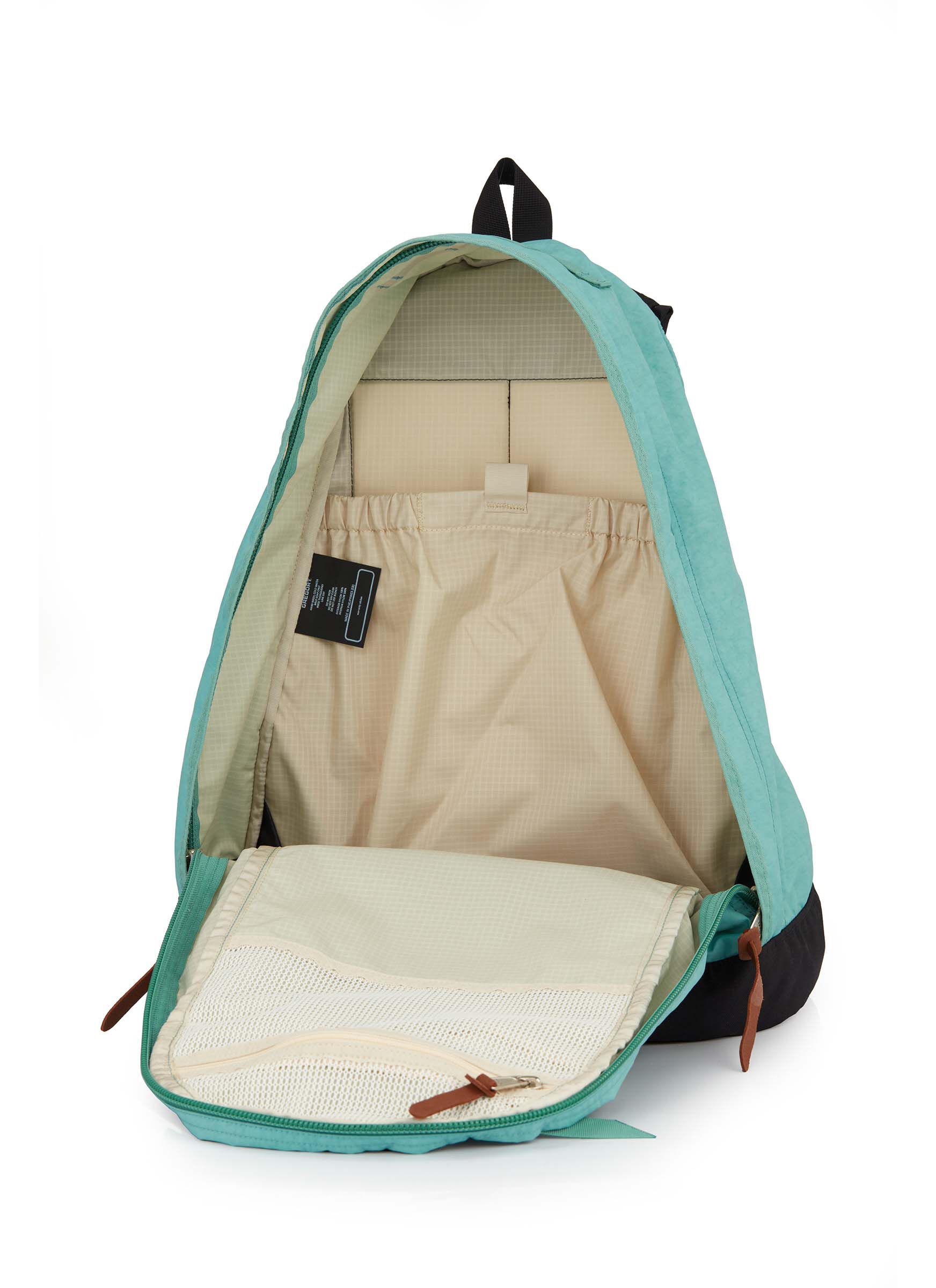 CLASSIC DAY 데이팩 백팩