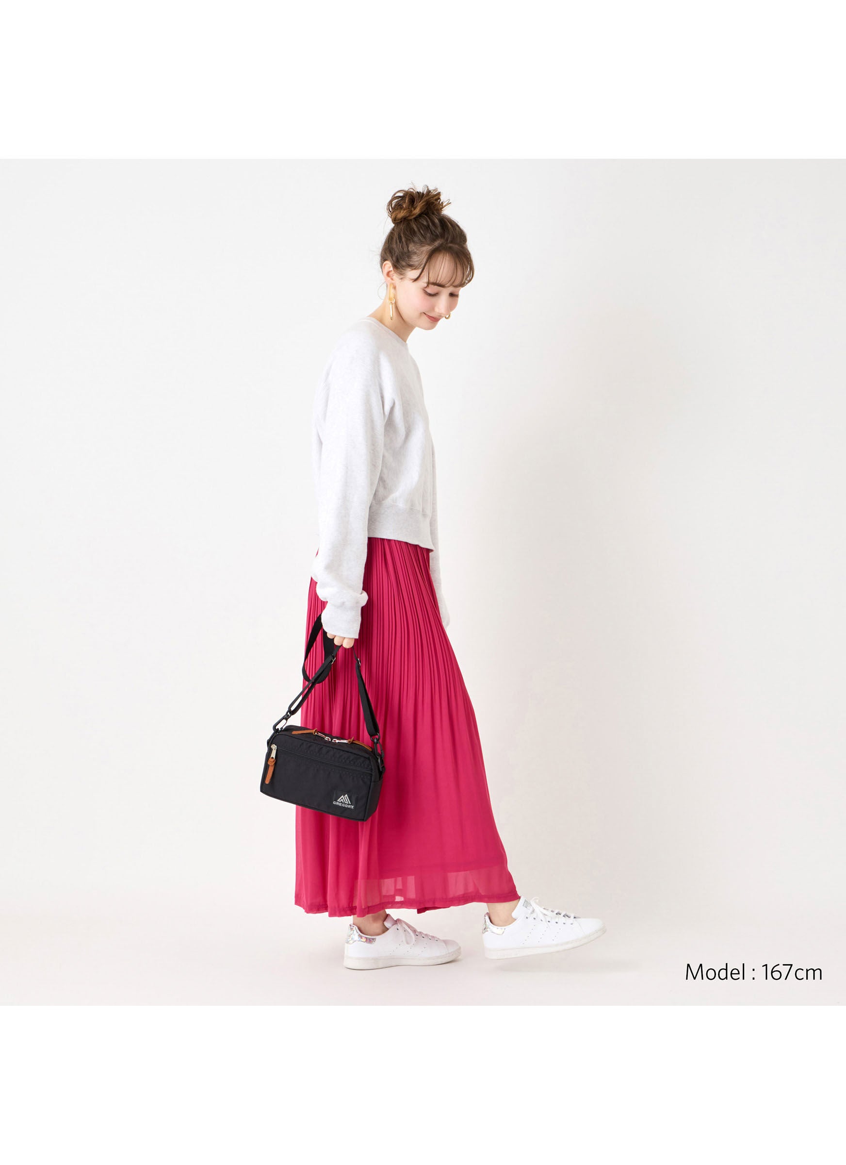 CLASSIC BAGS 패디드 숄더 파우치 M 크로스백