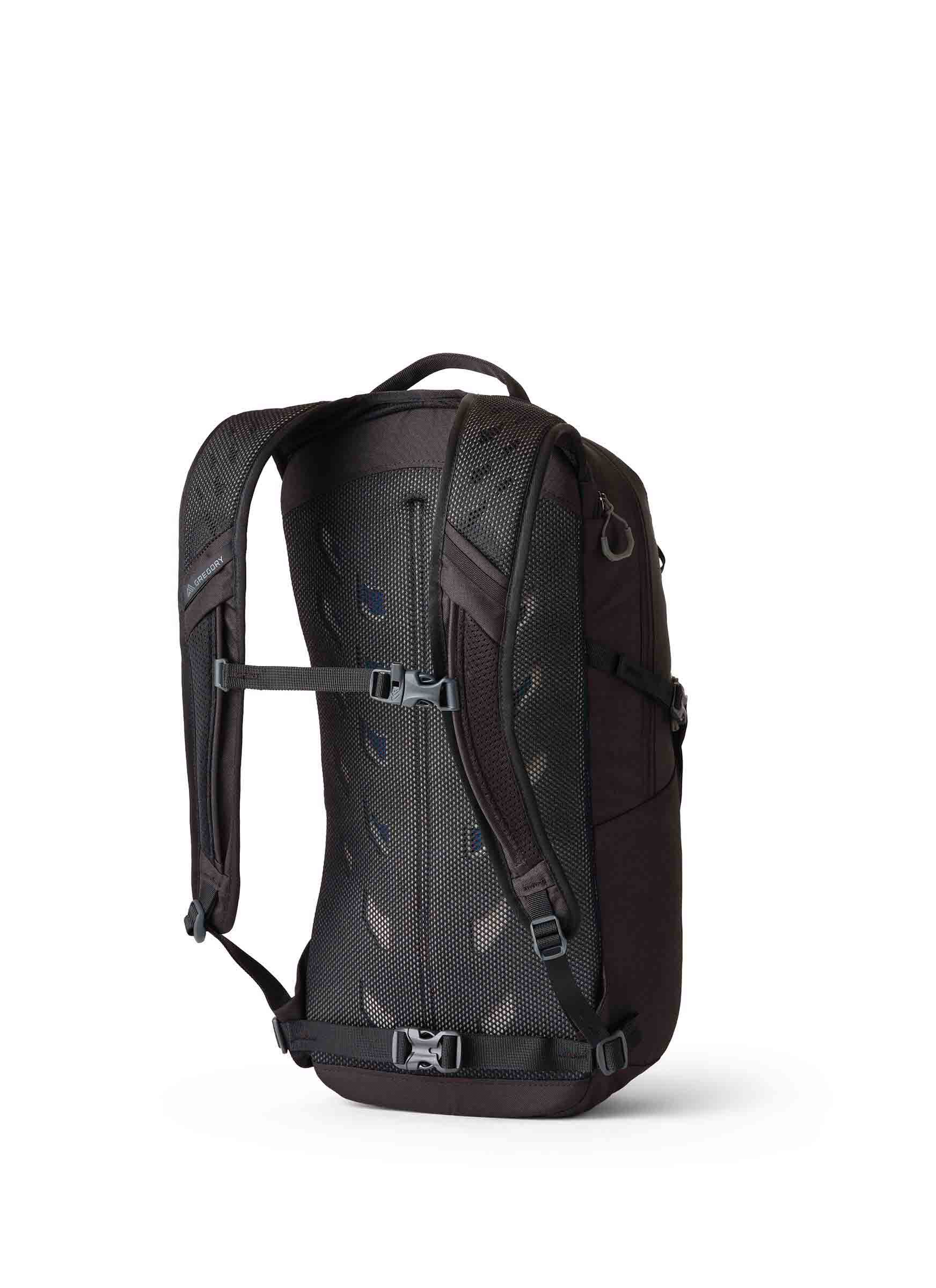 ESSENTIAL HIKING 나노 18 백팩