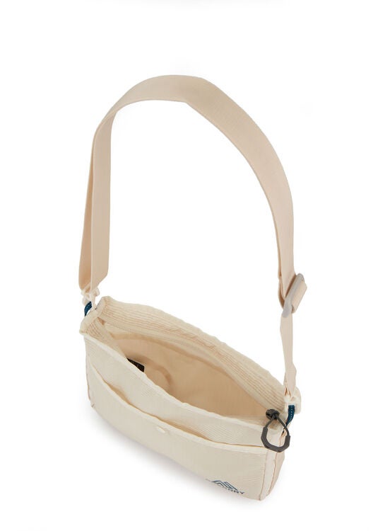 ESSENTIAL HIKING 나노 사코슈