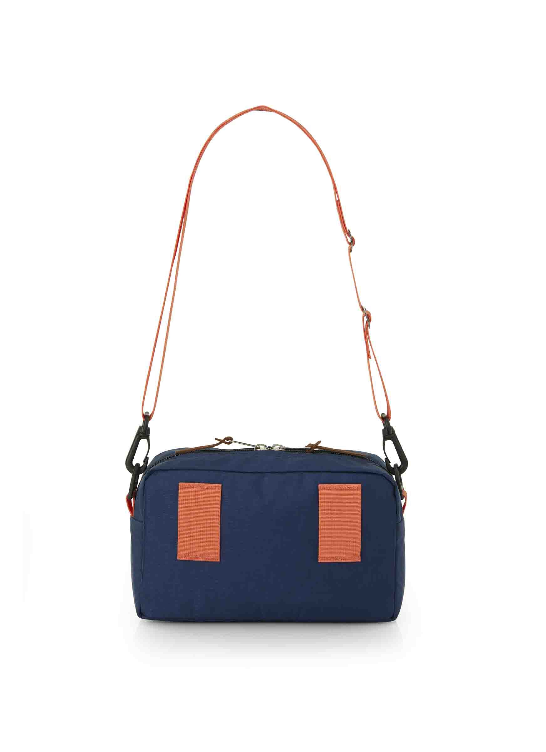 CLASSIC BAGS 패디드 숄더 파우치 M 크로스백