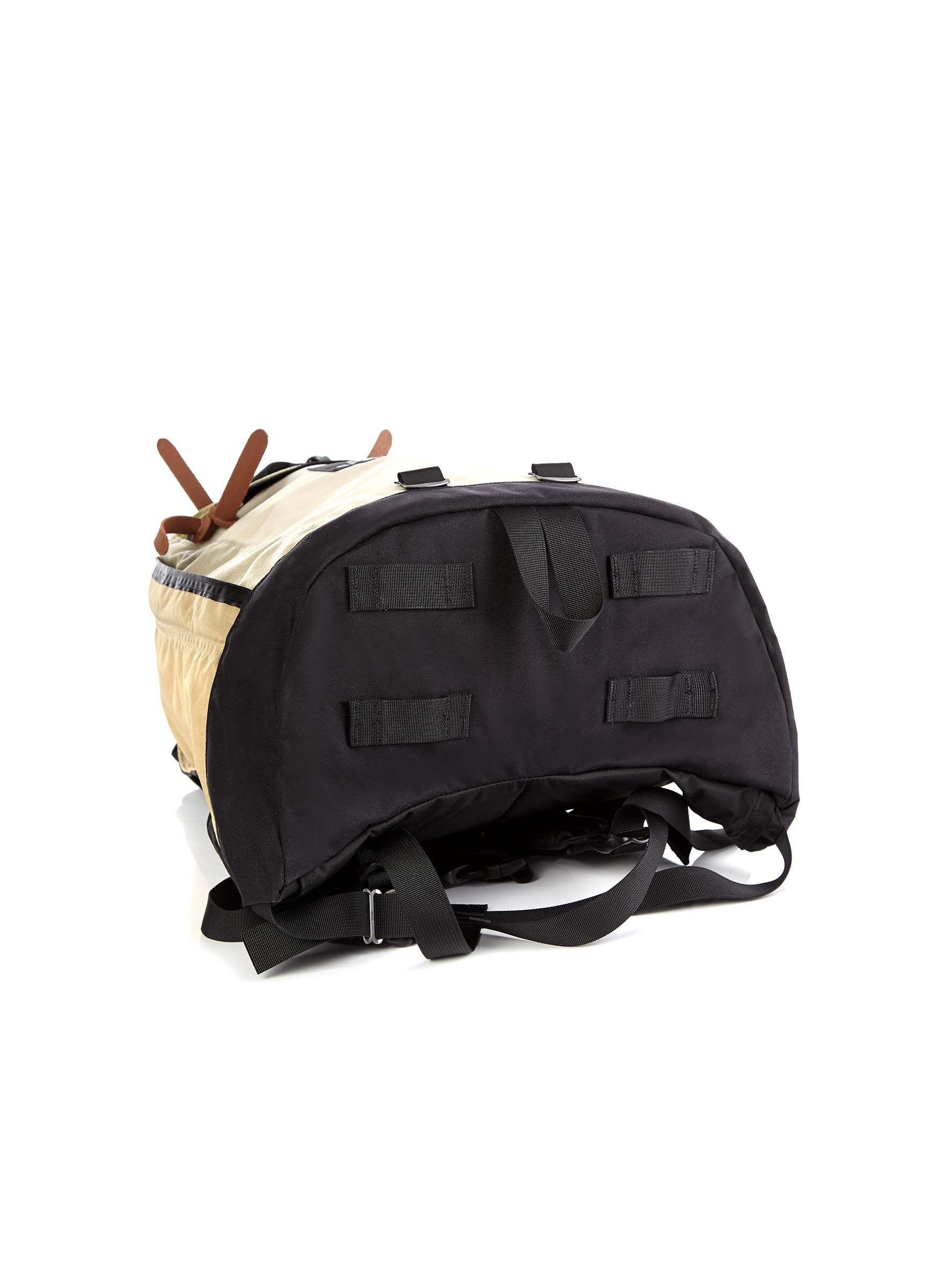 CLASSIC DAY 데이팩 백팩