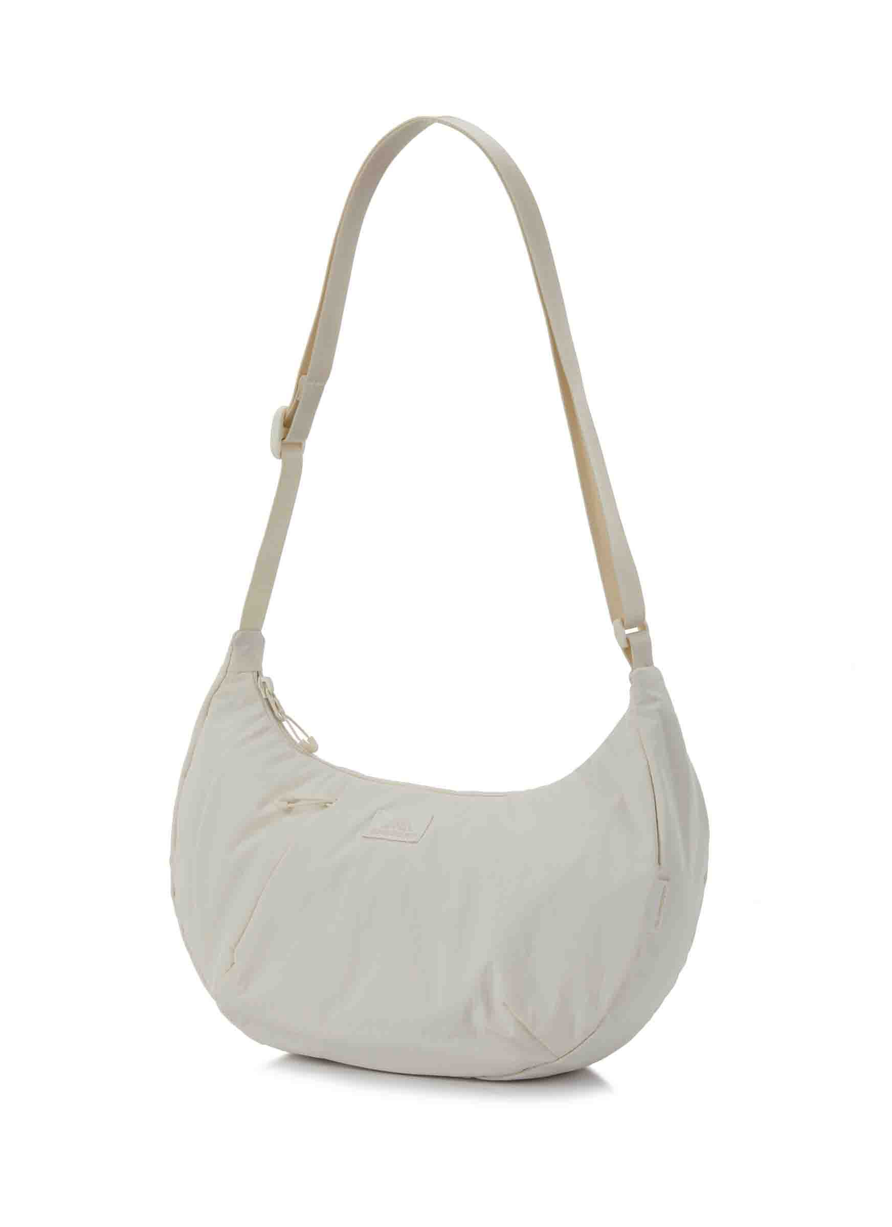 SUSZY 수지 하프문 숄더 M