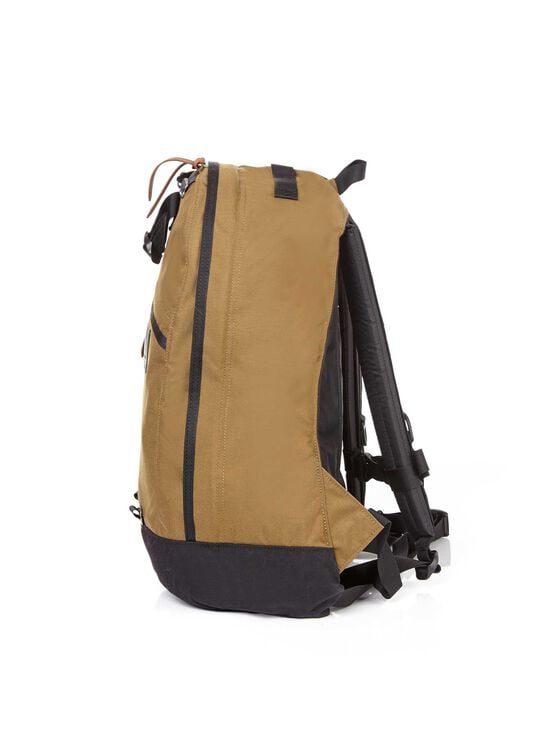 CLASSIC DAY 데이팩 백팩
