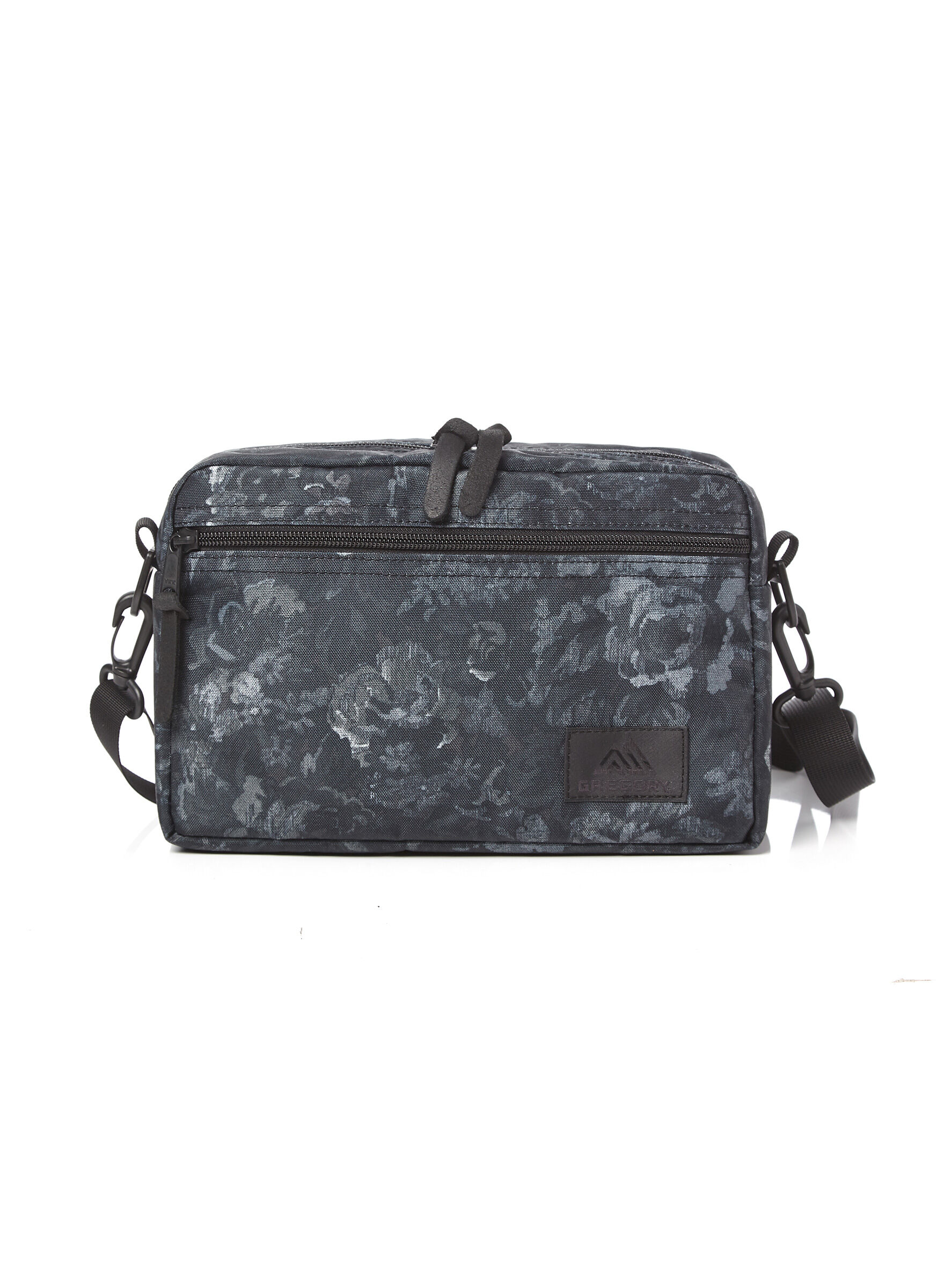 CLASSIC BAGS 패디드 숄더 파우치 L 크로스백