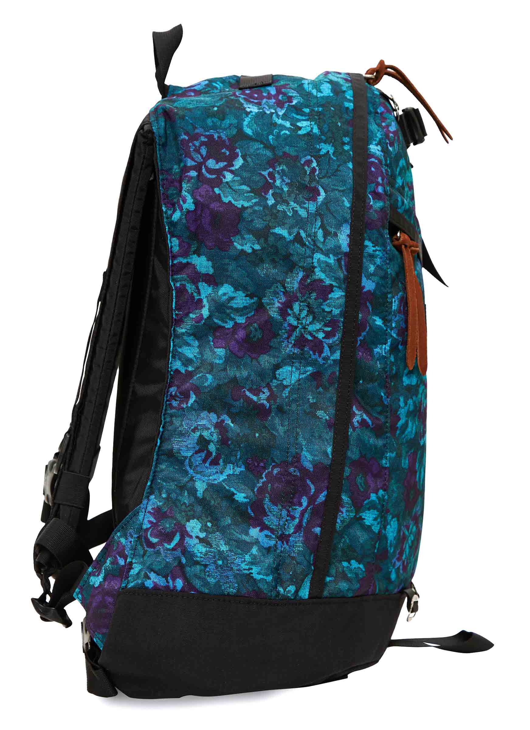 CLASSIC DAY 데이팩 백팩