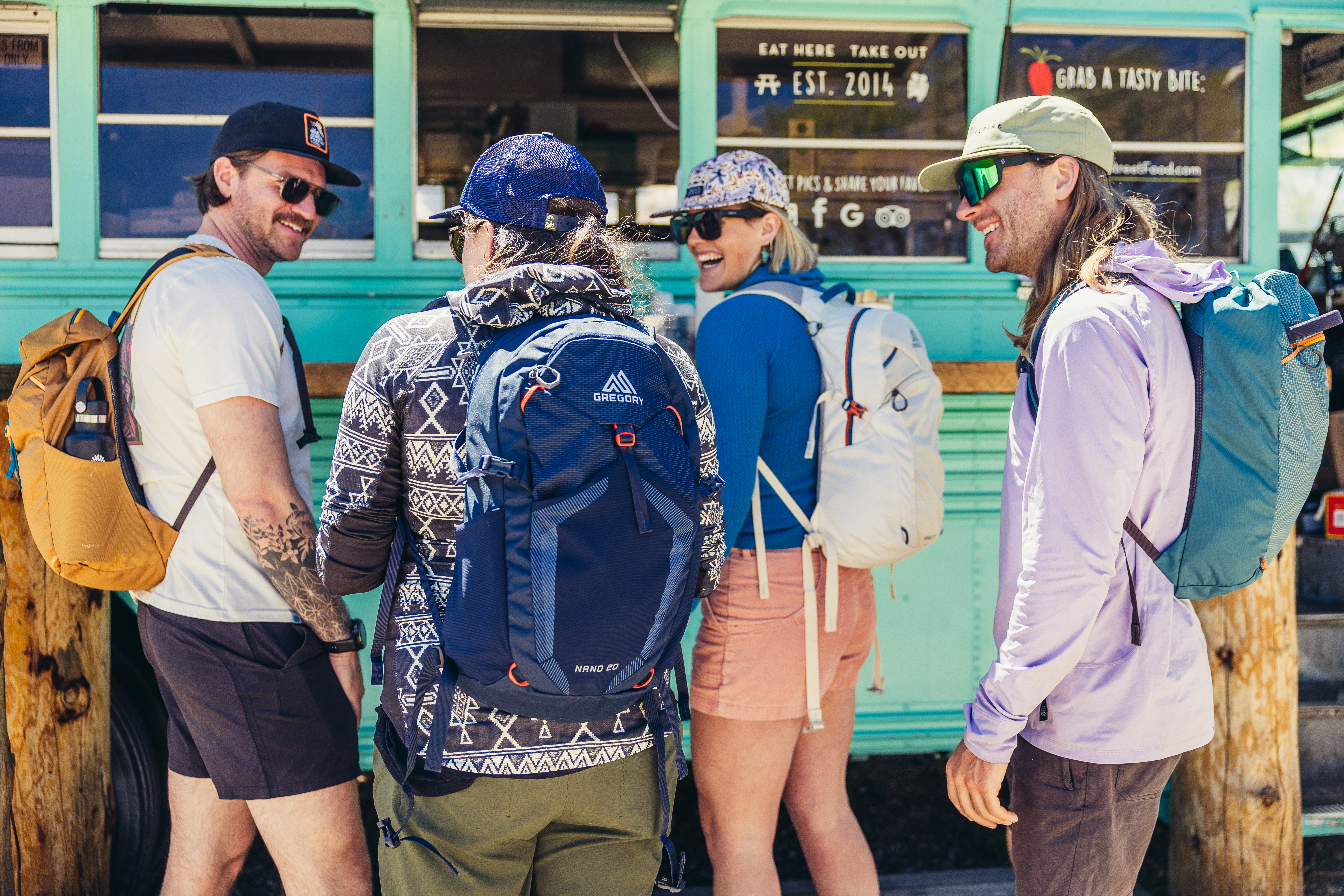 ESSENTIAL HIKING 나노 18 백팩