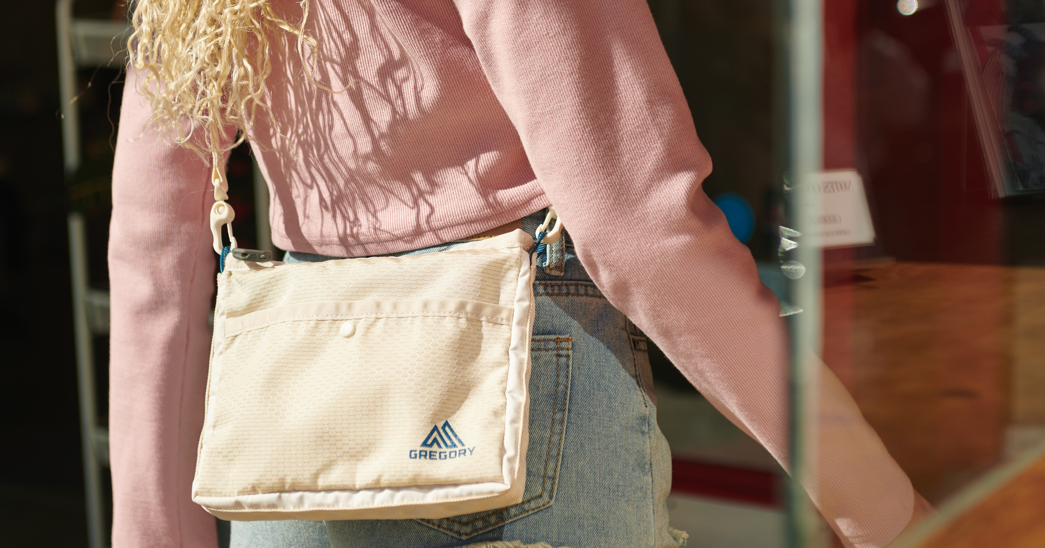 ESSENTIAL HIKING 나노 사코슈